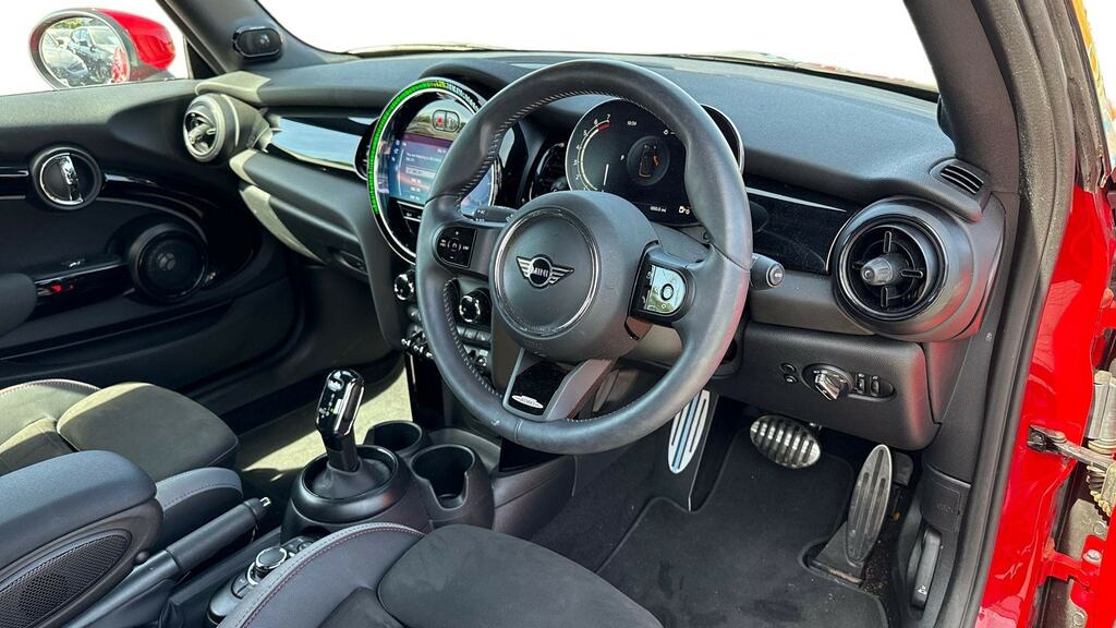 Mini Convertible 1.5 Cooper Sport Red #6