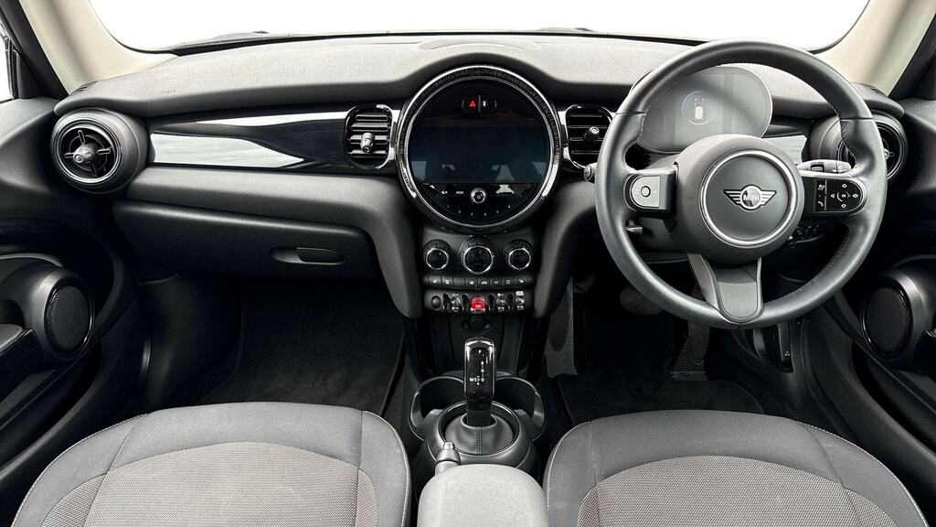Mini Hatch 1.5 Cooper Classic Premium RY72BVM Silver #4