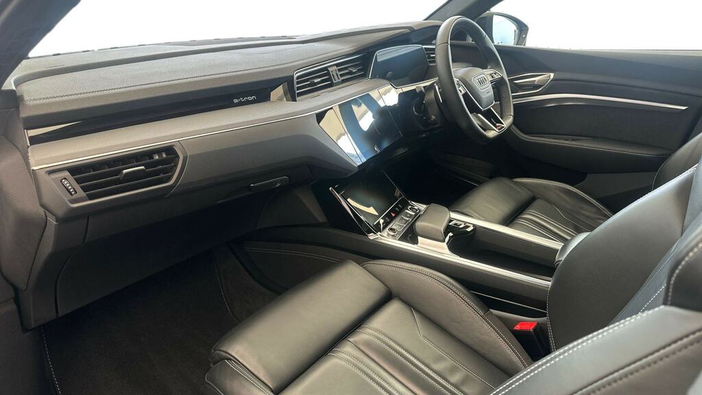 Audi Q8 e tron 300Kw 55 Quattro 114Kwh Black Edition White #2