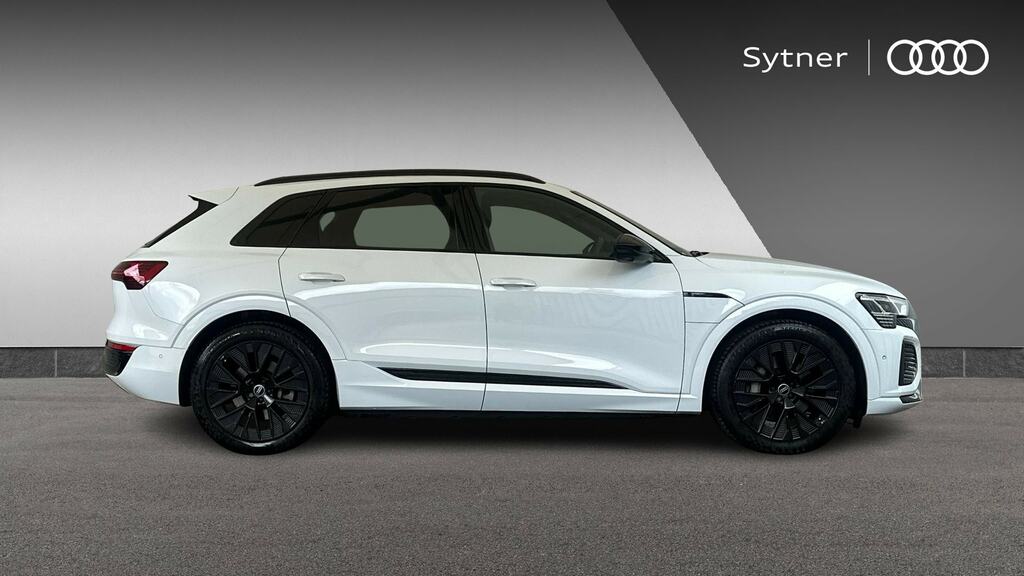 Audi Q8 e tron 300Kw 55 Quattro 114Kwh Black Edition White #4