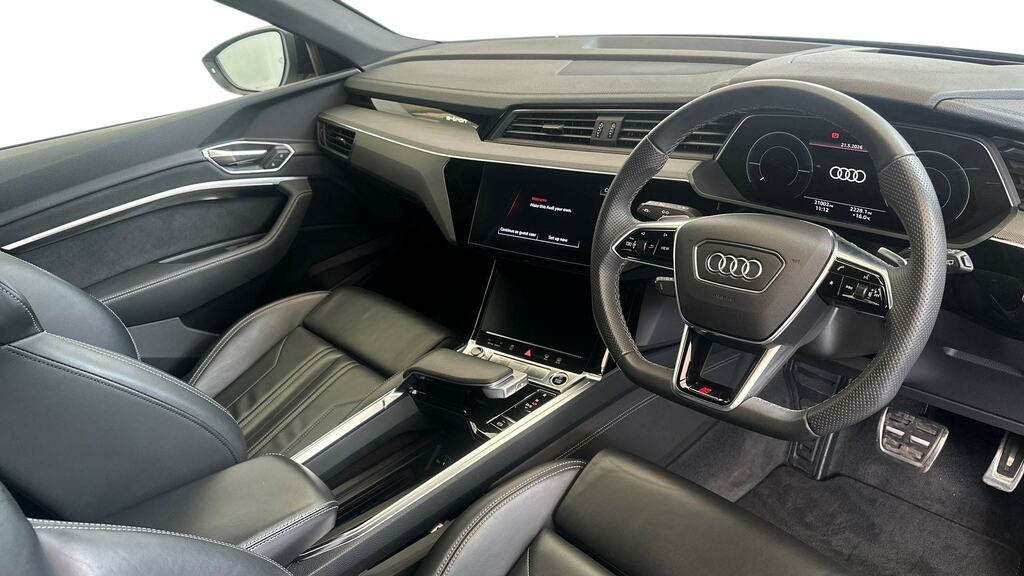 Audi Q8 e tron 300Kw 55 Quattro 114Kwh Black Edition White #6