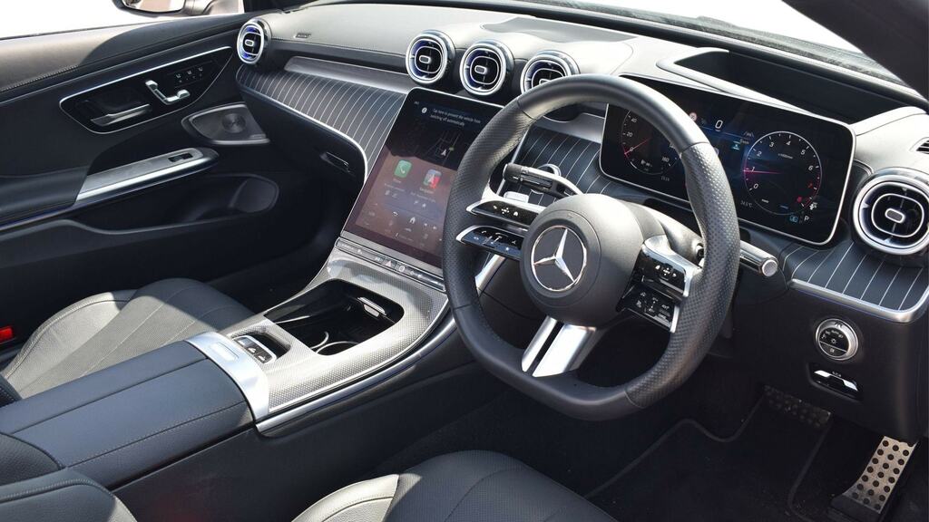 Mercedes-Benz 200 Cle 200 Amg Line Black #3