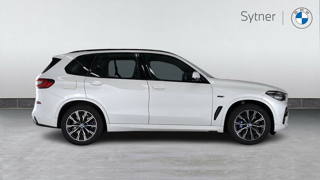 BMW X5 Xdrive45e M Sport EF71JNZ White #3