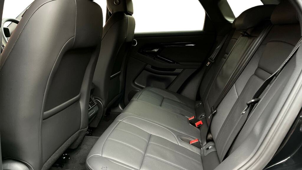 Land Rover Range Rover Evoque 2.0 D200 Dynamic Se BU75PKK Black #4