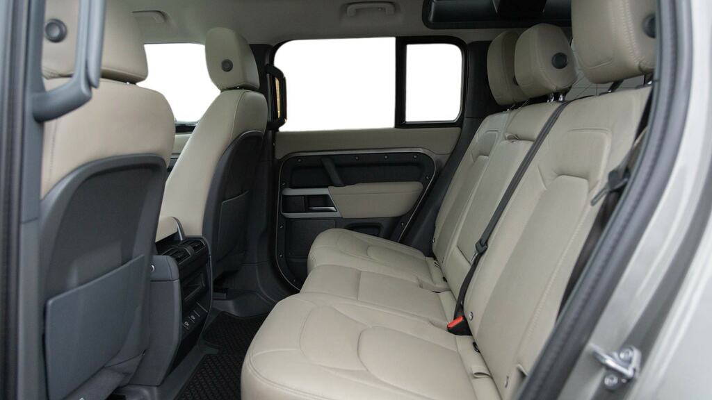 Land Rover Defender 110 3.0 D250 Xs Edition 110 YH22PXM Silver #4