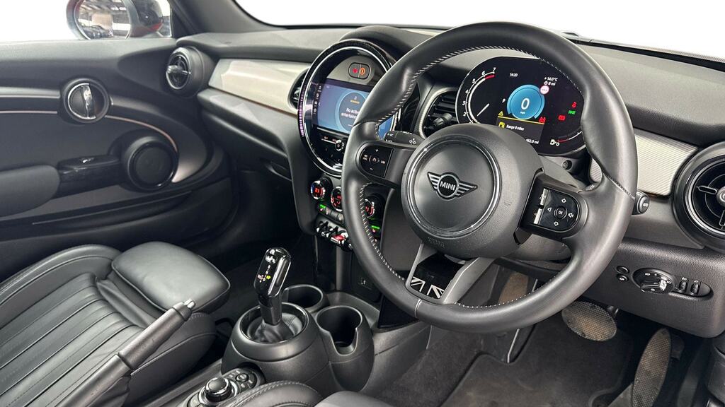 Mini Hatch 1.5 Cooper Exclusive YP72KZM Red #6