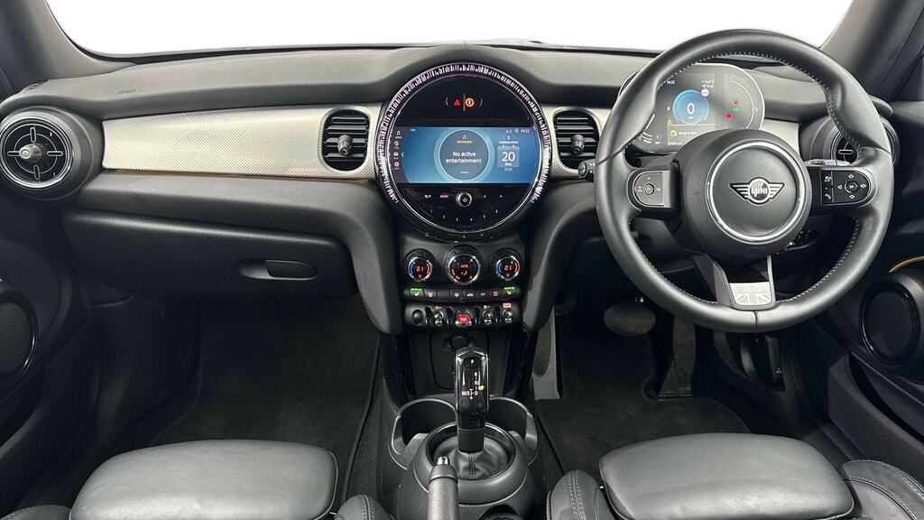 Mini Hatch 1.5 Cooper Exclusive YP72KZM Red #4