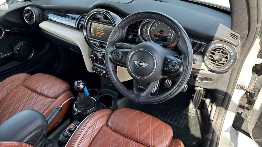 Mini Convertible 2.0 Cooper S Chilijcwsportmedia Pack XL VO17JWX White #6