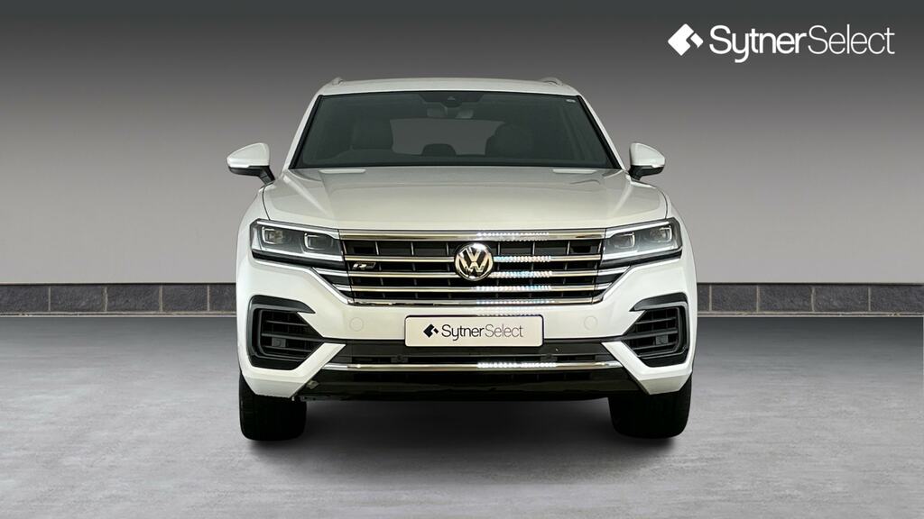 Volkswagen Touareg 3.0 V6 Tsi 4Motion R-line Tip White #4
