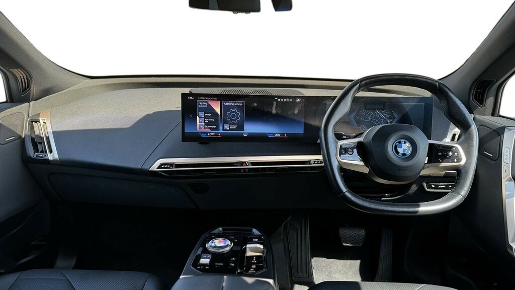BMW iX 240Kw Xdrive40 Sport Edition 76.6Kwh YC72TUO White #4