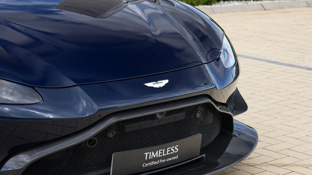 Aston Martin V8 V8 Black #27