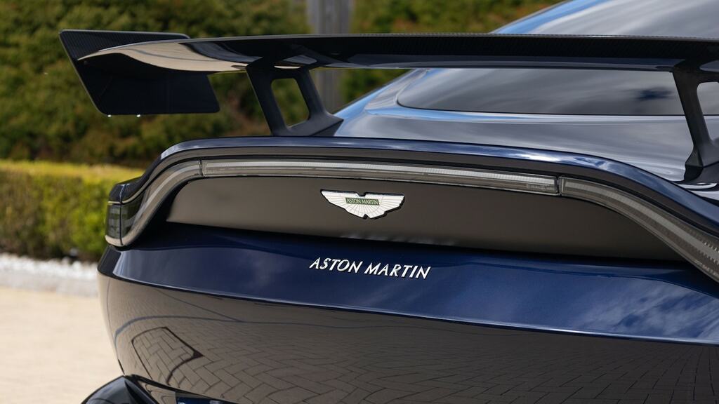 Aston Martin V8 V8 Black #51