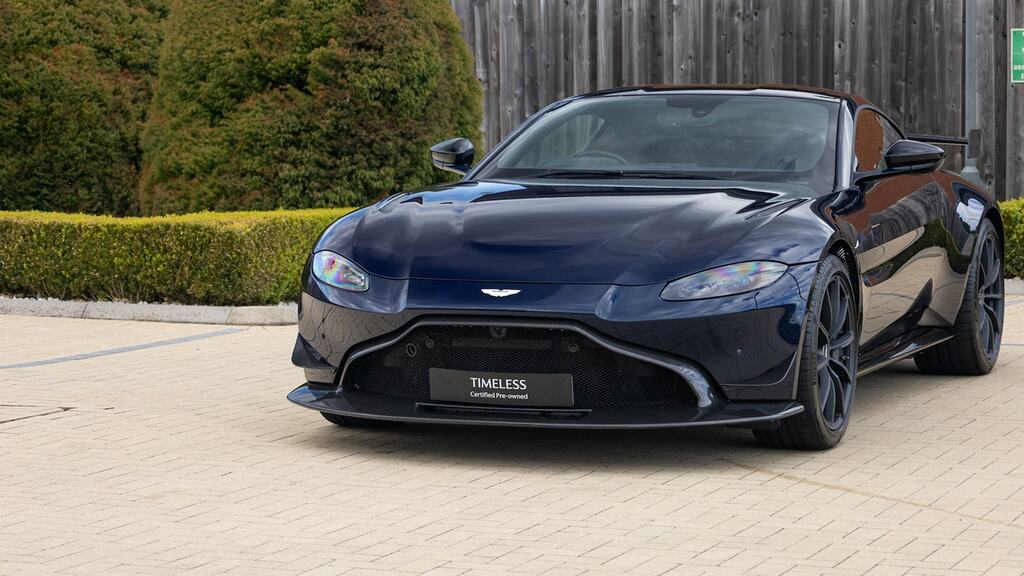 Aston Martin V8 V8 Black #22
