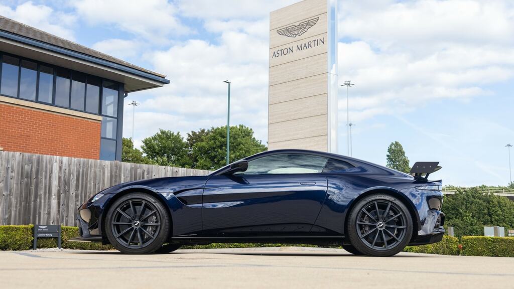 Aston Martin V8 V8 Black #45