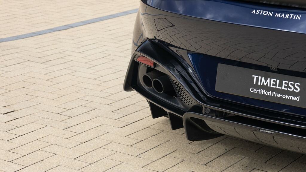 Aston Martin V8 V8 Black #48