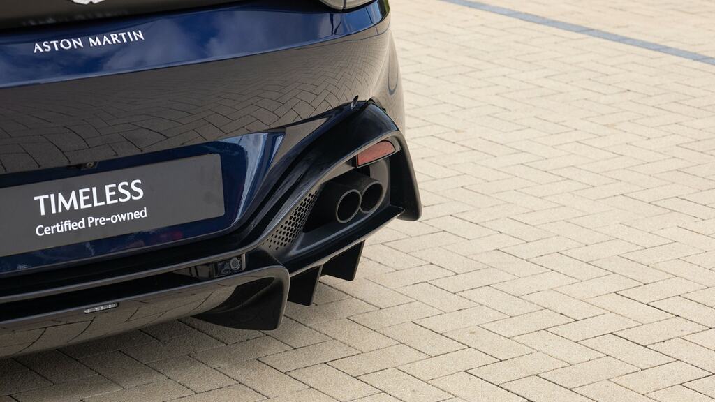 Aston Martin V8 V8 Black #49