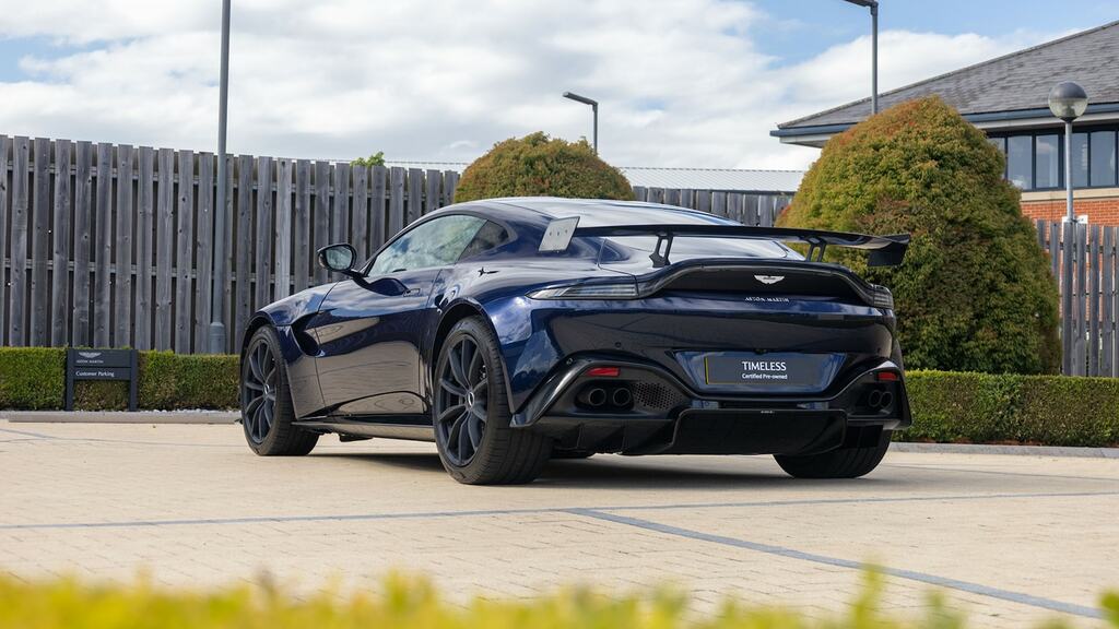 Aston Martin V8 V8 Black #44