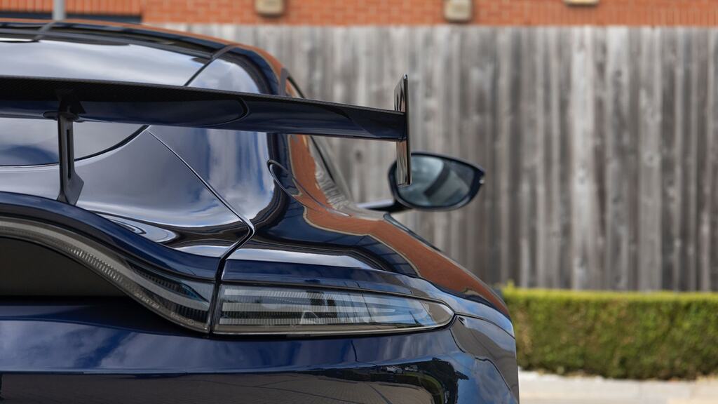 Aston Martin V8 V8 Black #53