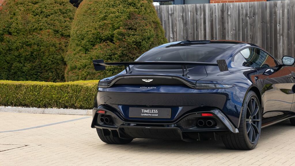 Aston Martin V8 V8 Black #42