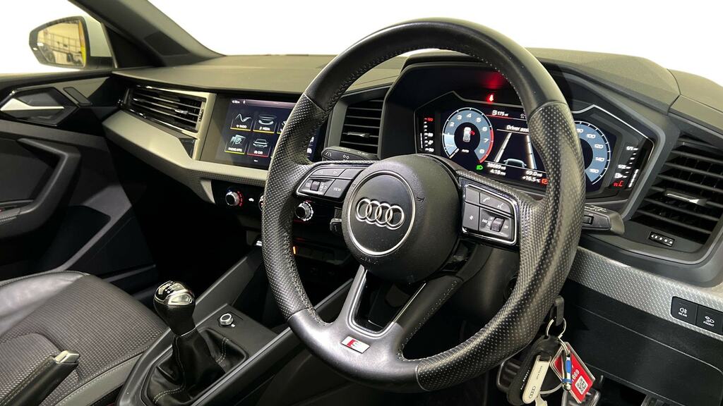 Audi A1 35 Tfsi S Line KR19POF White #6