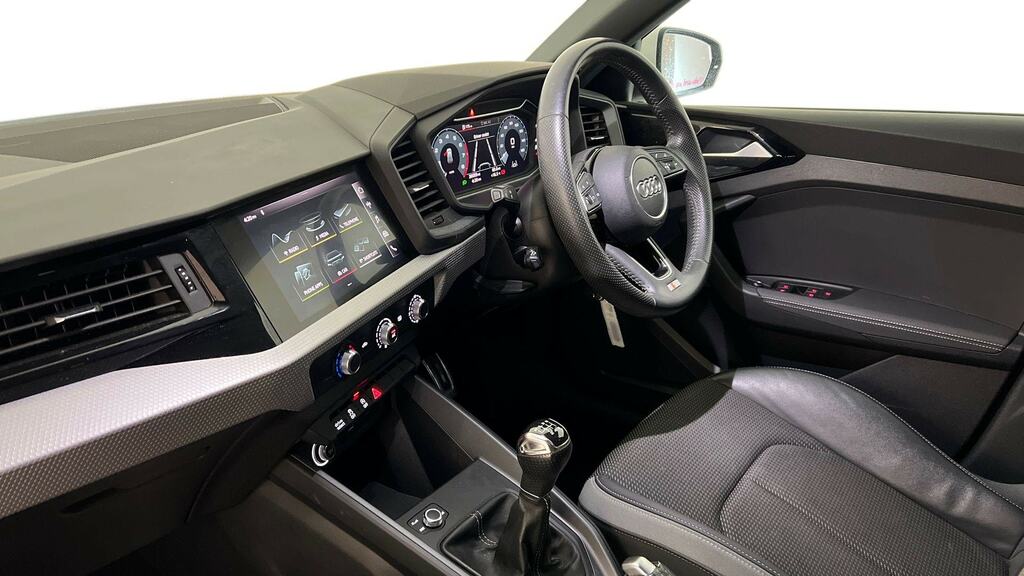Audi A1 35 Tfsi S Line KR19POF White #2