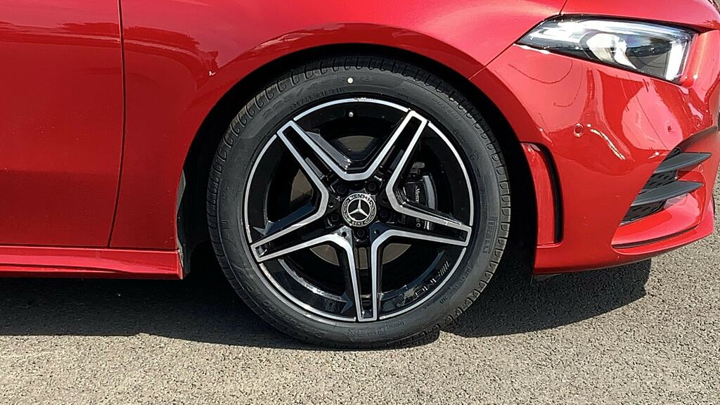Mercedes-Benz A Class A180 Amg Line Executive KT72OFS Red #5