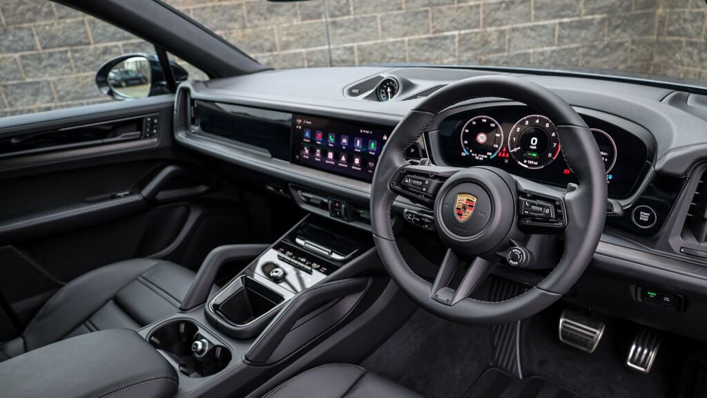 Porsche Cayenne S E-hybrid Black Edition Tiptronic S FJ26XUK Grey #3