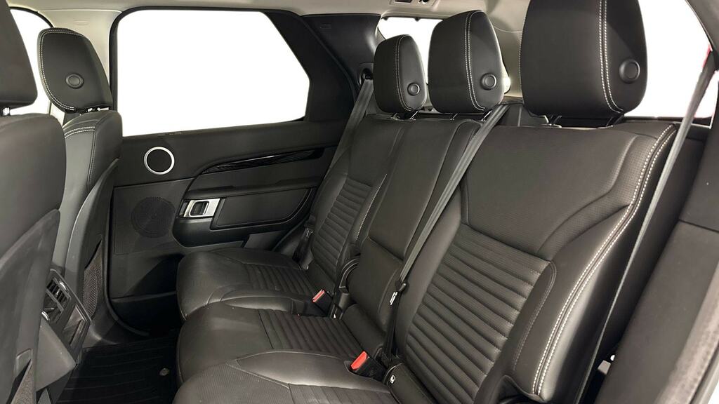 Land Rover Discovery 3.0 D300 S LB22XAR White #4