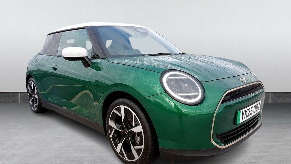 Mini Hatch 135Kw E Exclusive Level 2 41Kwh Green