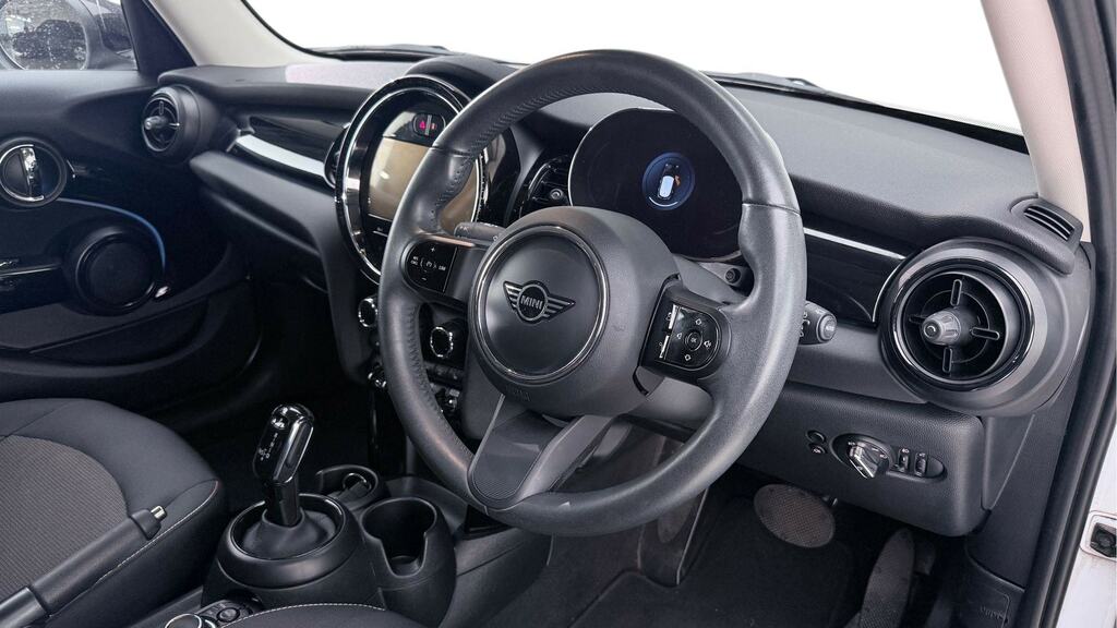 Mini Hatch 1.5 Cooper Classic Premium YM73WYC White #6