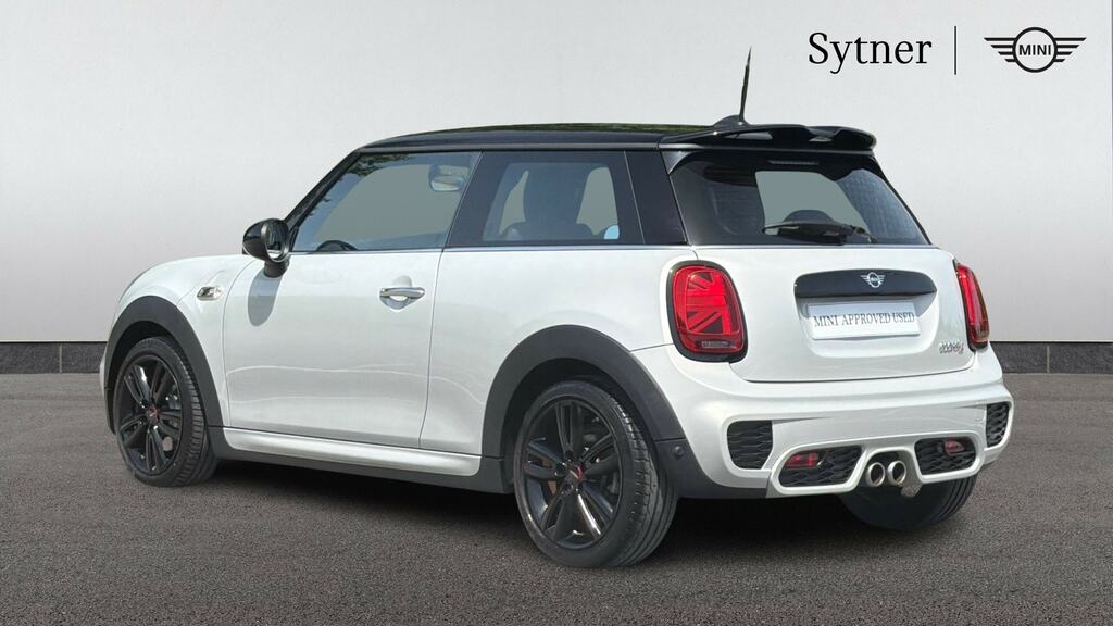 Mini Hatch 2.0 Cooper S Sport II Nav Pack CV69EPE White #2