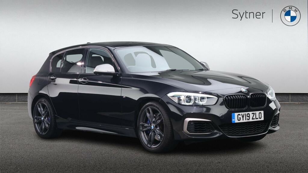 BMW 1 Series M140i Shadow Edition Step Black