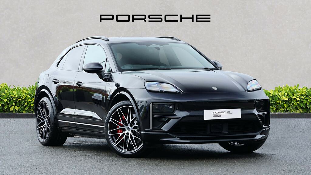 Porsche Macan 470Kw Turbo 100Kwh Black