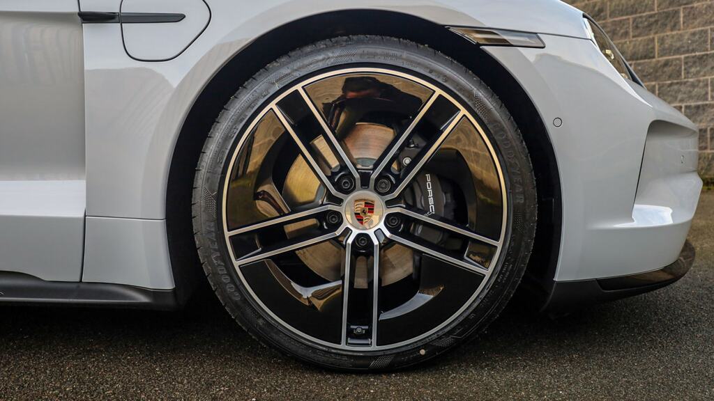 Porsche Taycan 320Kw 105Kwh Black Edition Rwd 5 Seat FG26JJO Grey #4