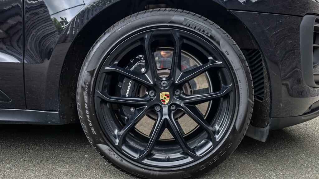 Porsche Macan Gts Pdk YK23UJN Black #6