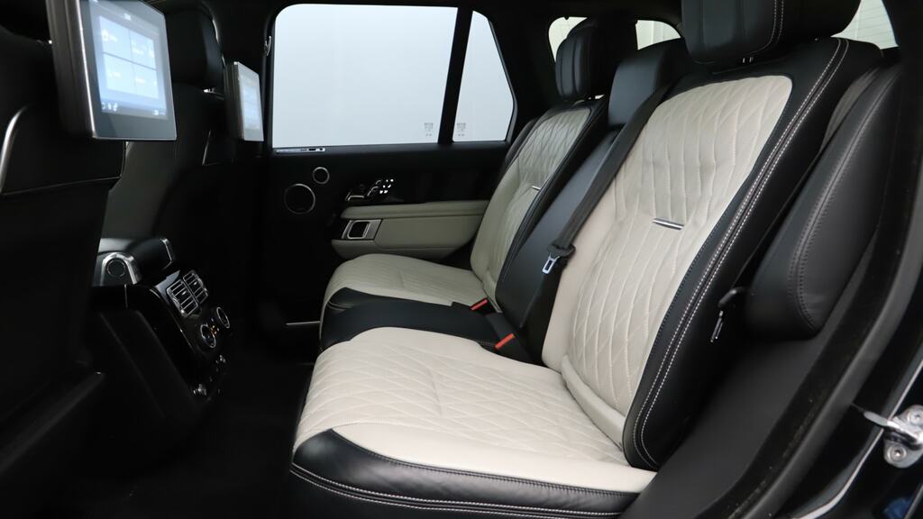 Land Rover Range Rover 5.0 V8 Sc 565 Dynamic DC19NYR Black #4