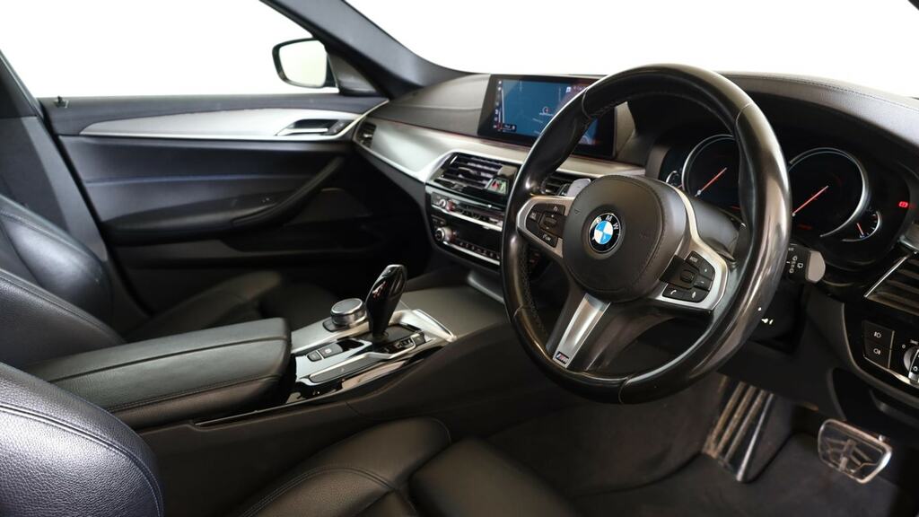 BMW 5 Series 520D M Sport YJ67XYM Black #6