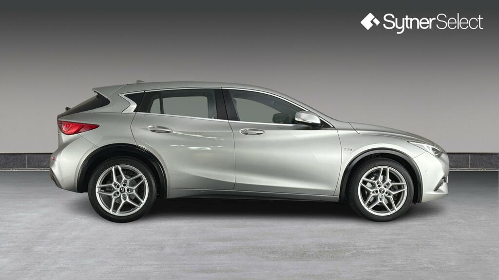 Infiniti Q30 2.2D Premium Tech Dct Awd Silver #3