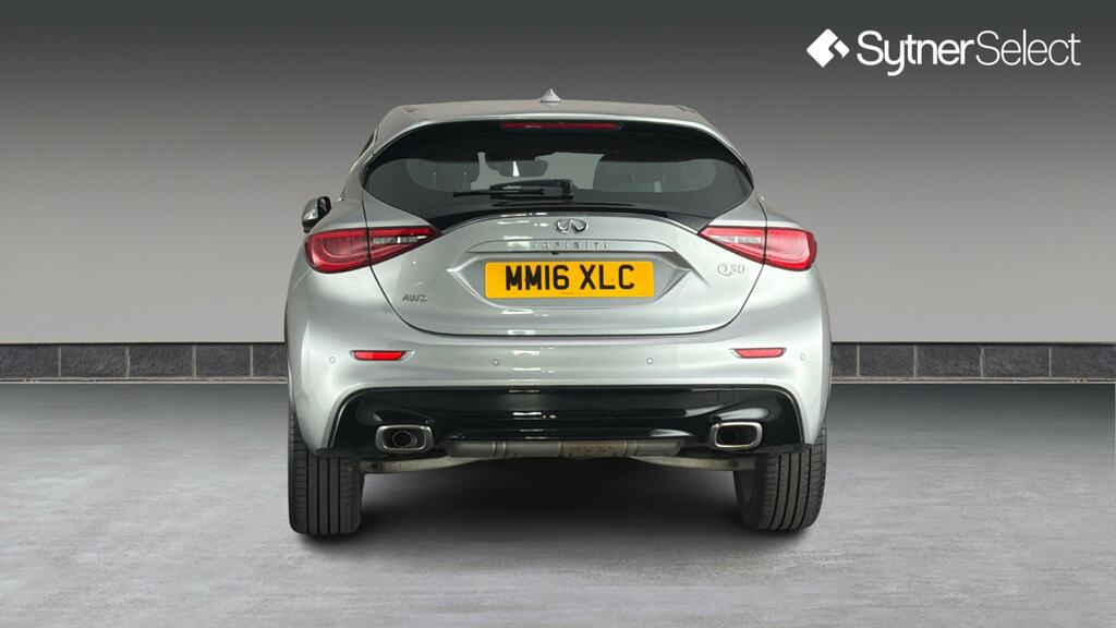 Infiniti Q30 2.2D Premium Tech Dct Awd Silver #5
