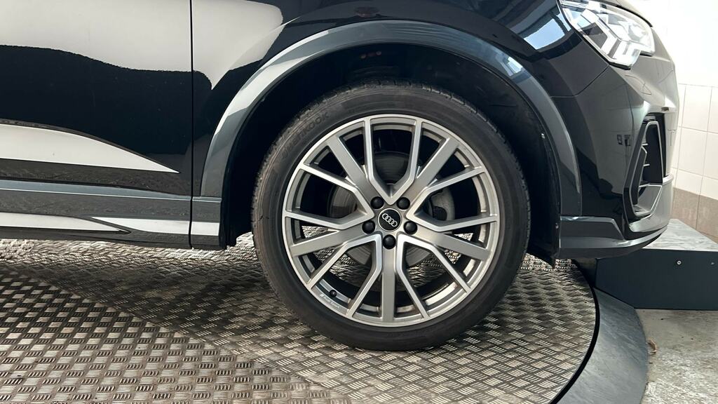 Audi Q3 35 Tfsi Black Edition S Tronic Tech Pro LT24MWW Black #5