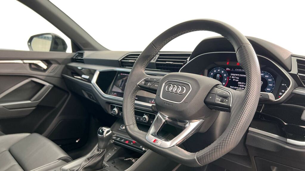 Audi Q3 35 Tfsi Black Edition S Tronic Tech Pro LT24MWW Black #6