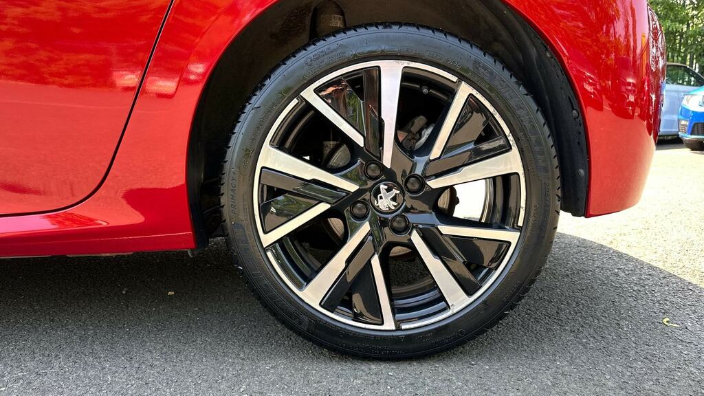 Peugeot 208 1.2 Puretech 100 Allure Premium Eat8 FL70BHA Red #5