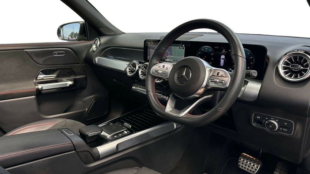Mercedes-Benz GLB Class Glb 200 Amg Line Premium Plus 7G-tronic RAZ9677 Black #3