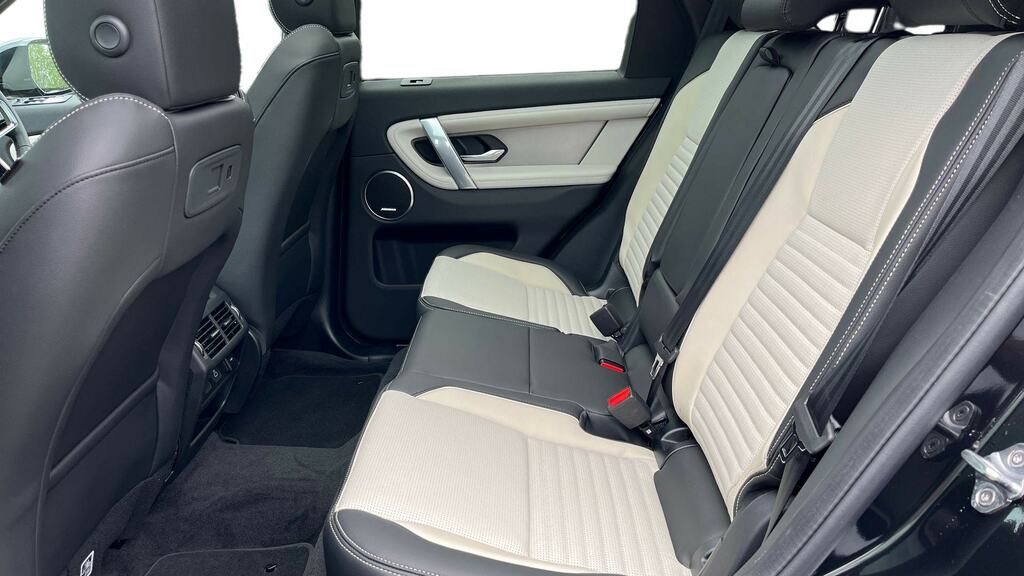 Land Rover Discovery Sport 1.5 P270e Landmark 5 Seat Black #4