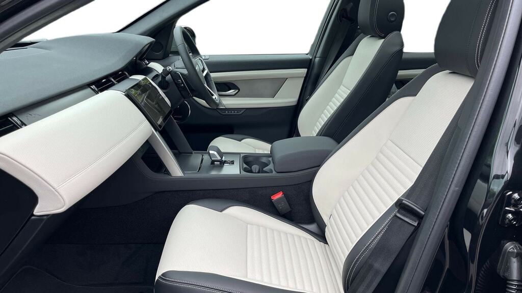 Land Rover Discovery Sport 1.5 P270e Landmark 5 Seat Black #3