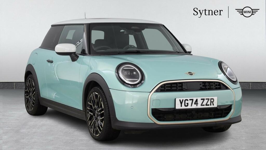Mini Hatch 1.5 C Exclusive Level 2 Green
