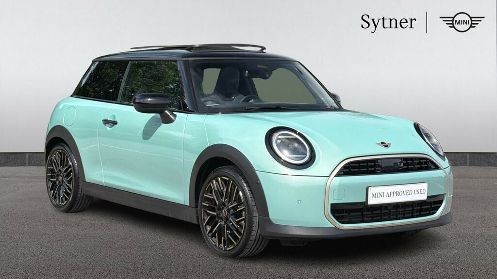Mini Hatch 1.5 C Exclusive Level 2 Green
