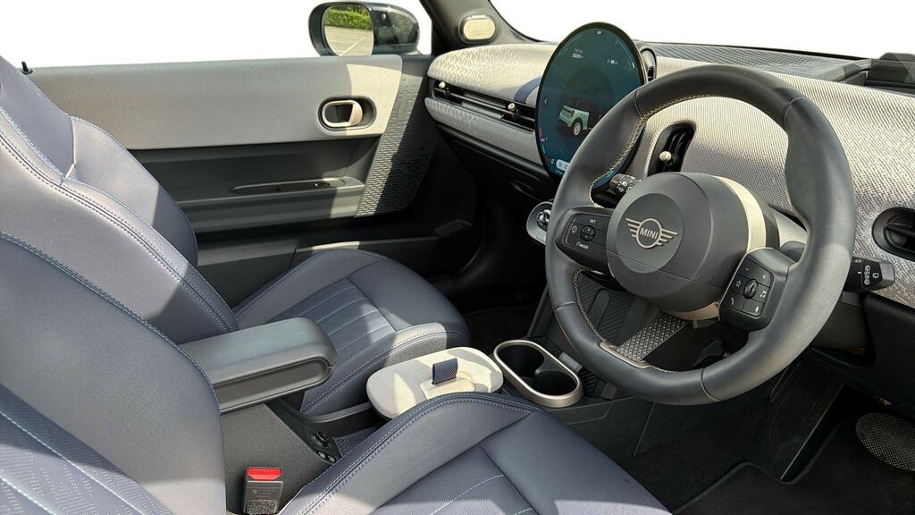 Mini Hatch 1.5 C Exclusive Level 2 YA25LLC Green #6