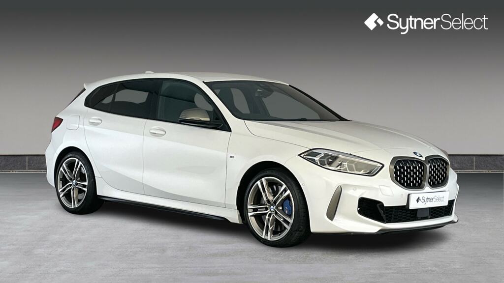 BMW 1 Series M135i Xdrive Step White