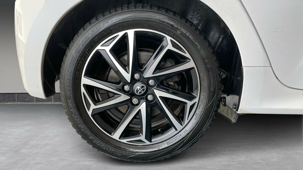 Toyota Yaris Cdx 5-Door Silver #23